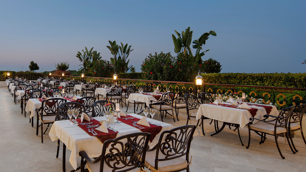 Crystal Palace Luxury Resort & Spa 